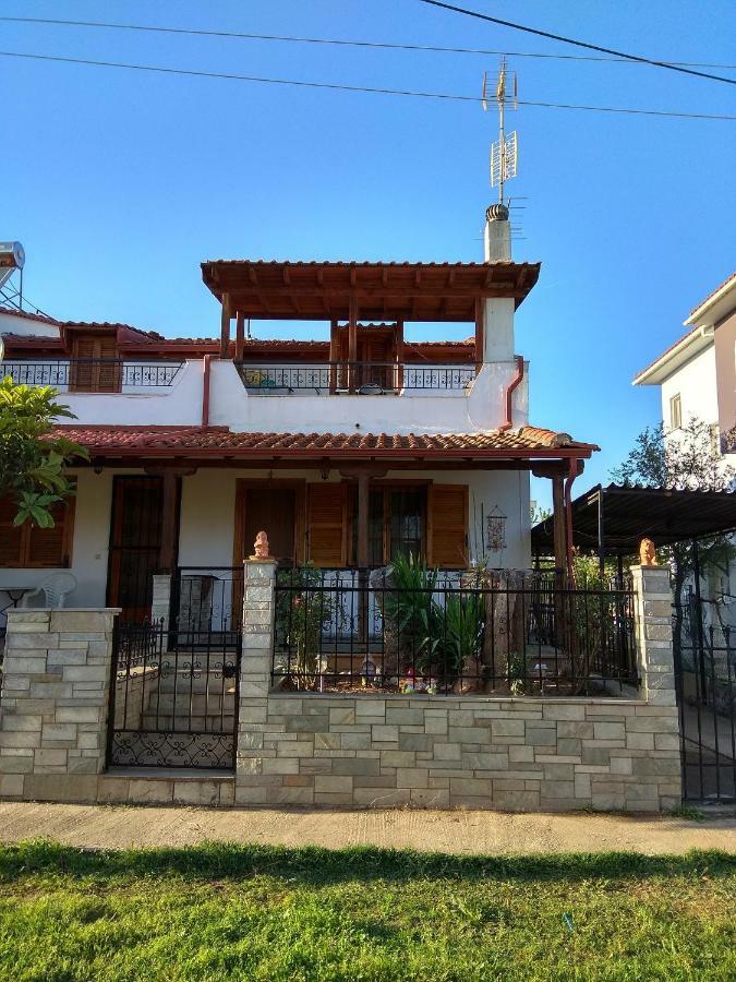 Vila Family Seaside House In Mouries Paralia Dionysiou Exteriér fotografie